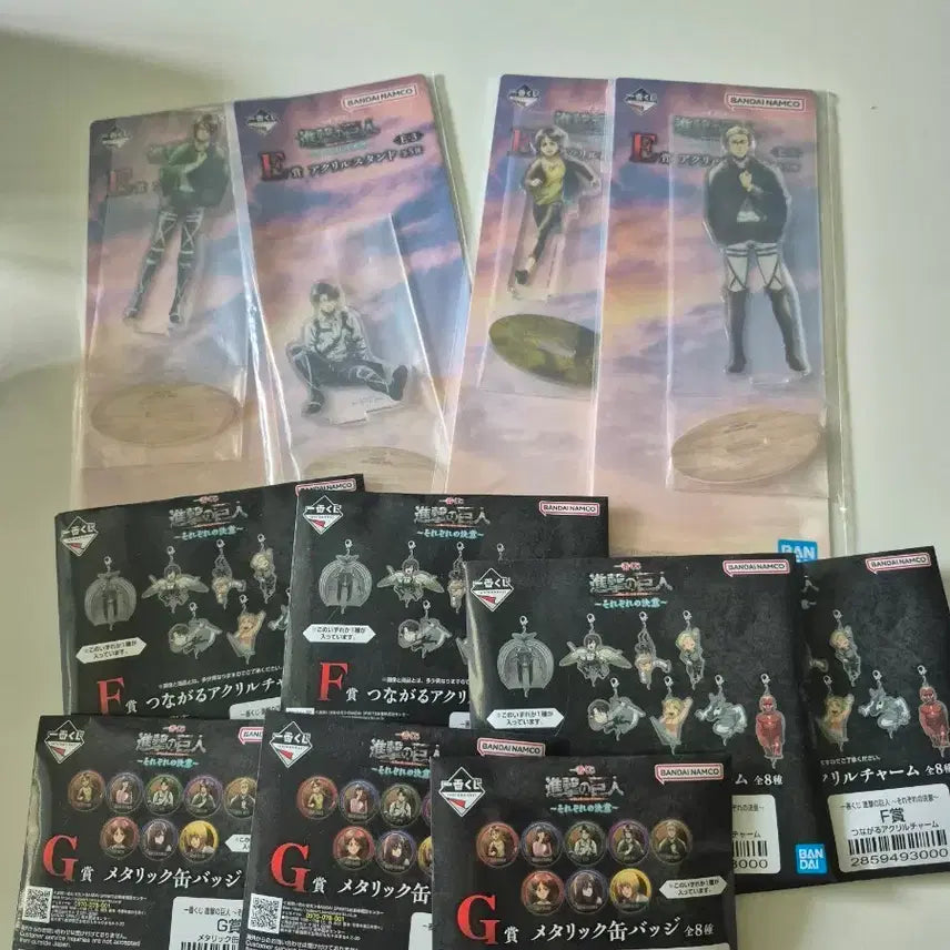 [BUNJANG] Attack on Titan 'The Final Season' Acrylic Stand & Metallic Can Badge & Acrylic Charm Bundle Set / 진격거 각자의결의 하위상 일괄