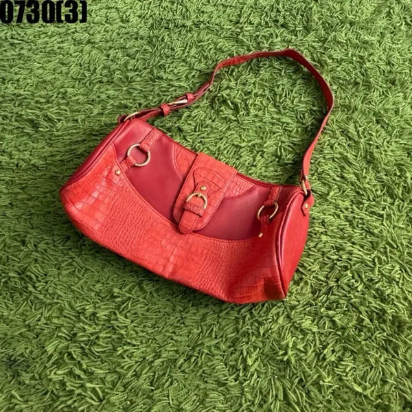 [BUNJANG] Embossed Crocodile Pattern Shoulder Bag Red / 악어 무늬 숄더백 레드 7/30