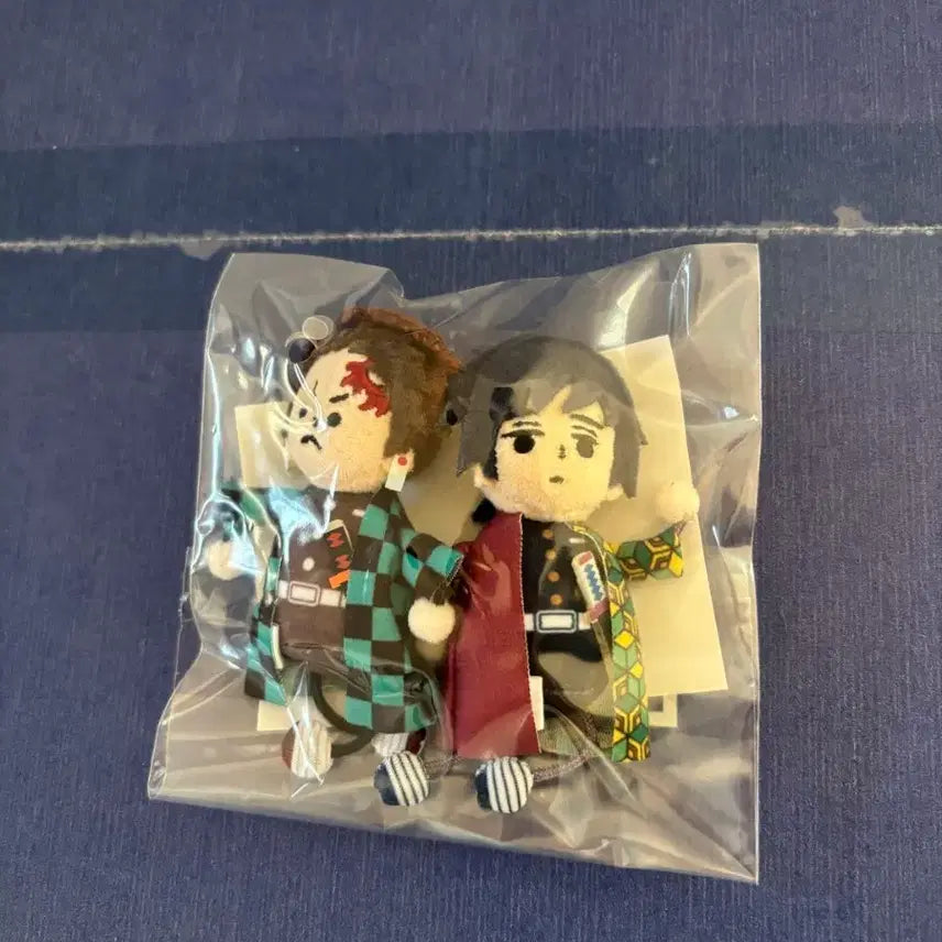 [BUNJANG] Demon Slayer: Mugen Train Blu-ray Exclusive Techi Techi Mascot Set - Giyu & Tanjiro Plushies / 귀멸의 칼날 무한성 블루레이 특전 테치테치 마스코트 세트 기유 탄지로 누이구루미