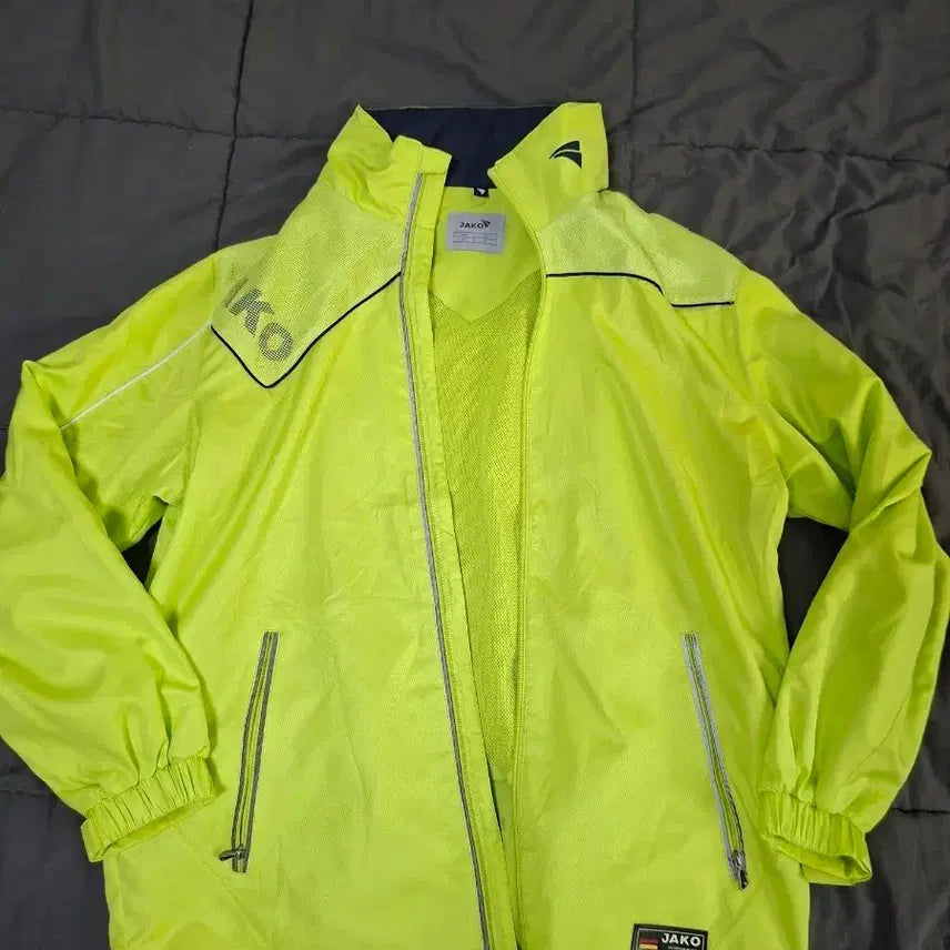 [BUNJANG] JAKO Neon Yellow Mesh Windbreaker Jacket (Size 90) / [독일 JAKO 90] 야간 러닝/라이딩 초경량 형광 메쉬 바람막이 (A급)