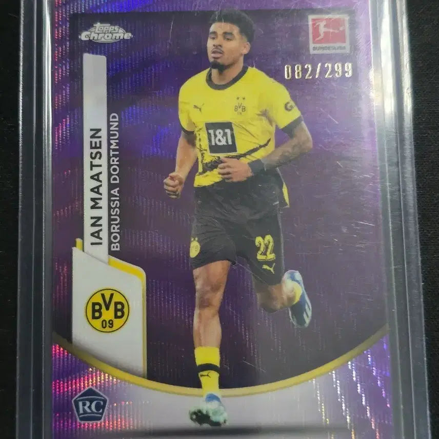 [BUNJANG] Topps Chrome 23/24 Ian Maatsen Dortmund Limited Edition Trading Card #082/299 / 23/24탑스크롬 도르트문트 이안마트센 299한정 축구카드