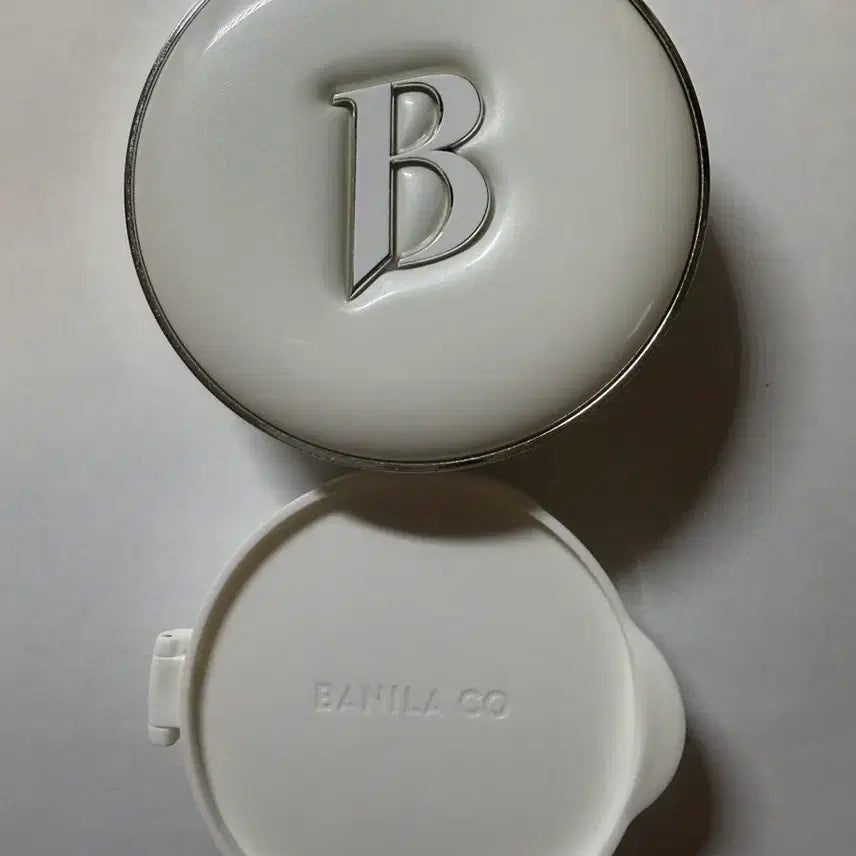 [BUNJANG] Banila Co. Covericious Ultimate White Cushion SPF 50+ PA+++ 19 Light Beige / 바닐라코 커버리셔스 얼티밋 화이트 쿠션 19 라이트