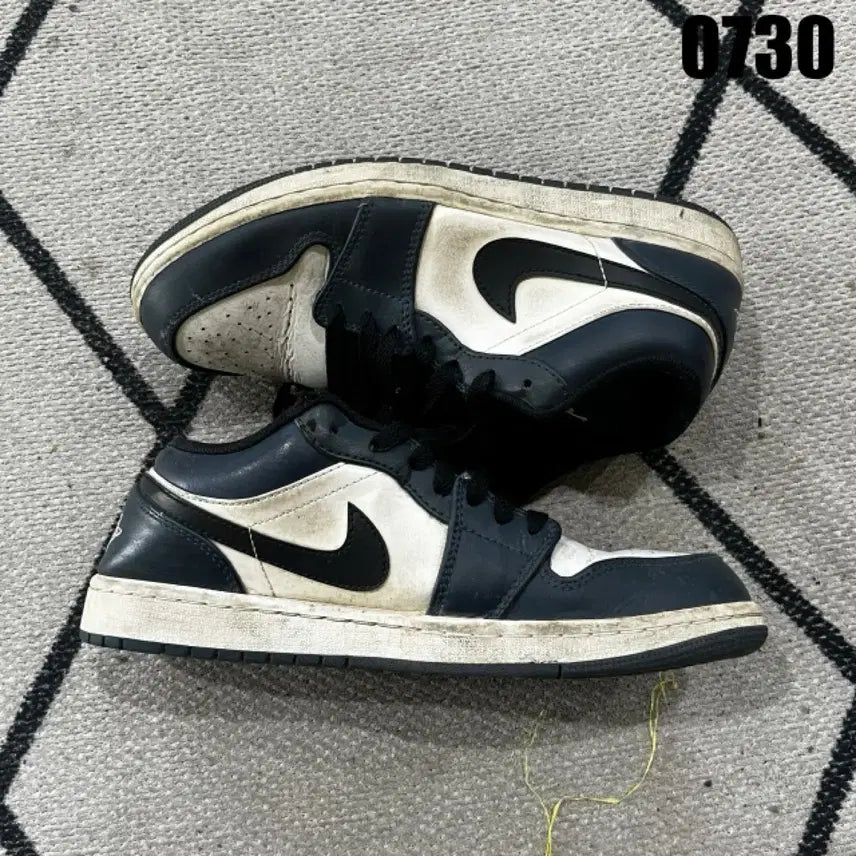 [BUNJANG] Nike Air Jordan 1 Low Dark Navy/White / 나이키 에어 조던 1 로우 다크네이비/화이트 260