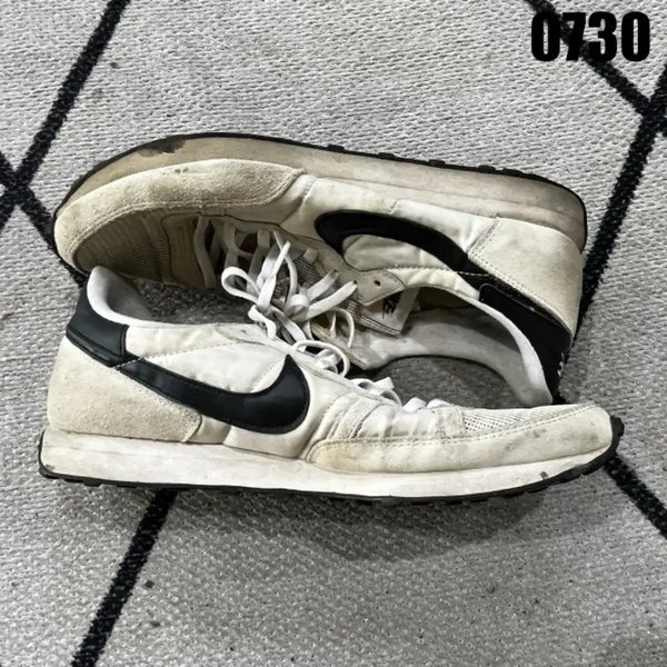 [BUNJANG] Nike Swoosh Suede White Men's Shoes 280 / 나이키 스우시 스웨이드 흰색 남성 신발 280