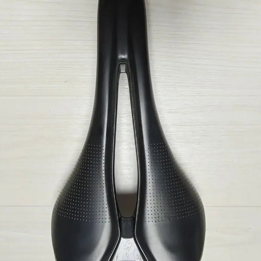 [BUNJANG] Specialized Romin Evo Bicycle Saddle 143mm / 스페셜라이즈드 로민에보 자전거 안장 143미리 팝니다. (택포5만)