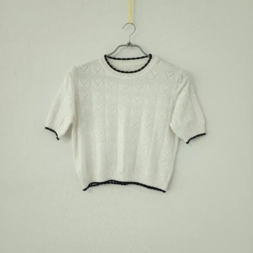 [BUNJANG] Color Block Knit Short Sleeve Top / 기여운 니트 반팔 니트 화이트 블랙 배색