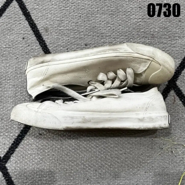 [BUNJANG] Canvas Sneakers White Size 235 / 캔버스 스니커즈 화이트 235