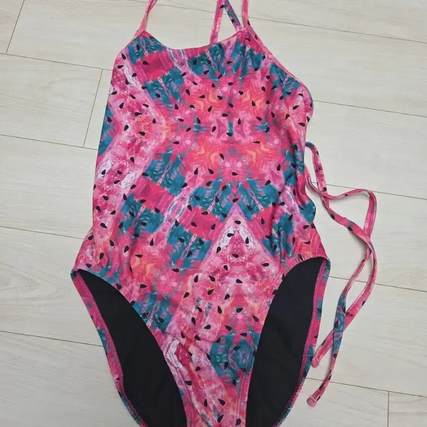 [BUNJANG] Zolyn Watermelon Jackson Swimsuit Size 26 / 졸린 워터메론 잭슨26사이즈 5만원