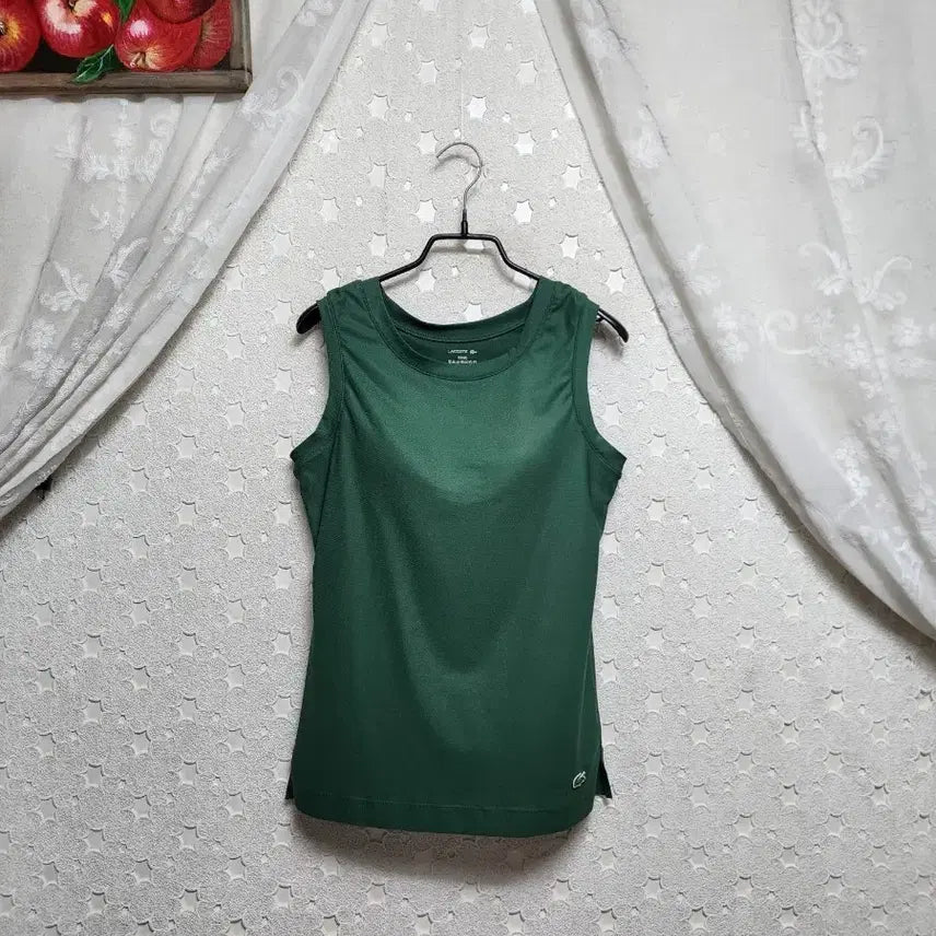 [BUNJANG] Lacoste Women's Built-in Bra Tank Top Size 95 / 라코스테 캡내장 나시티 여성95