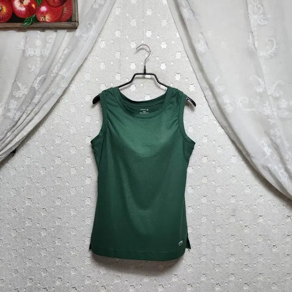 [BUNJANG] Lacoste Women's Built-in Bra Tank Top Size 95 / 라코스테 캡내장 나시티 여성95
