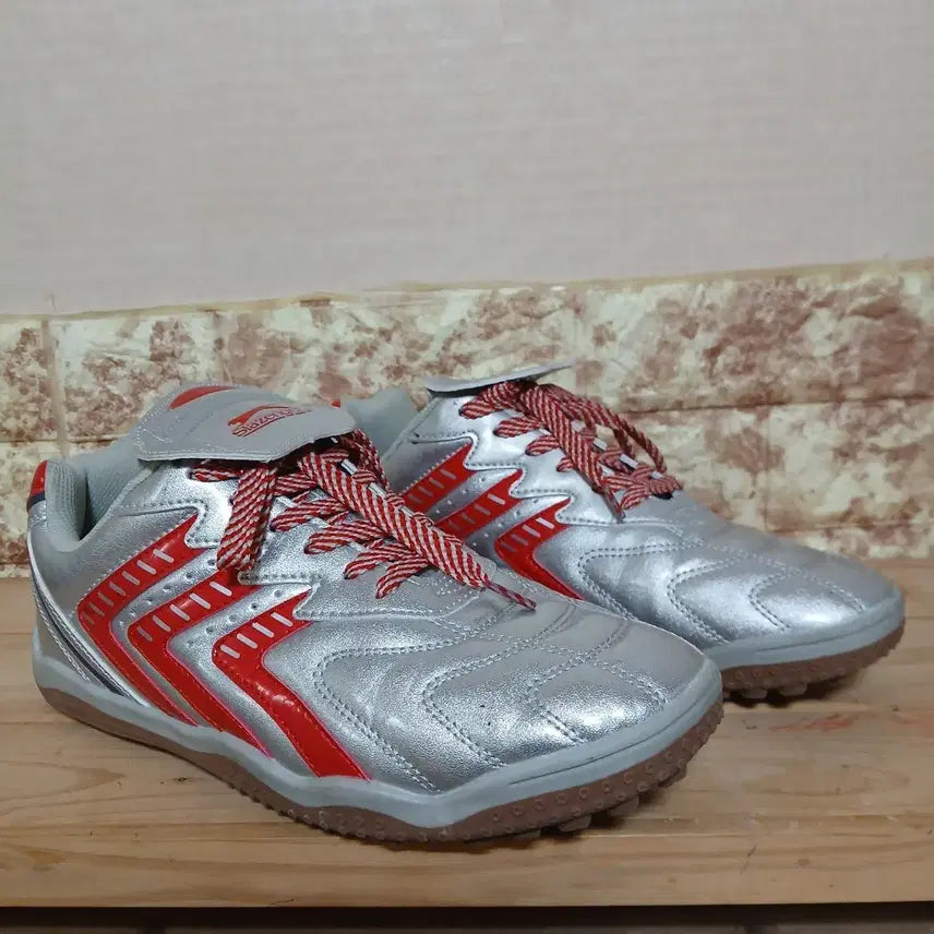 [BUNJANG] Slazenger Futsal Shoes Silver/Red US 8.5 / EU 44 / 270mm / (142) 슬레진저 풋살화 실버/레드 270