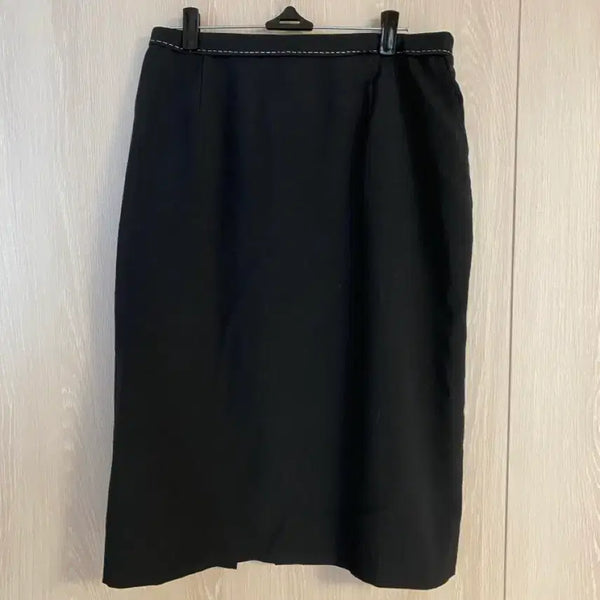 [BUNJANG] Rubina Black H-Line Skirt / 루비나 검정샏 h라인 스커트