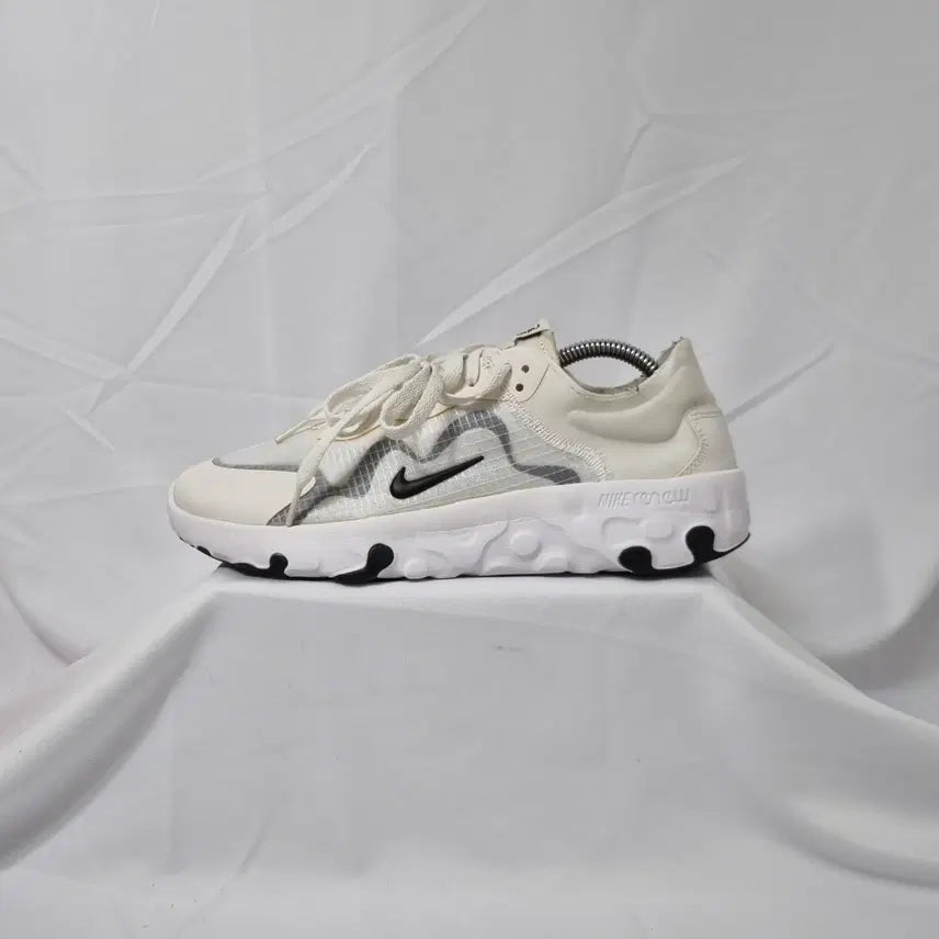 [BUNJANG] Nike Renew Lucent White Vintage Sneakers / 빈티지하서 275 나이키 리뉴 루센트 화이트 스니커즈