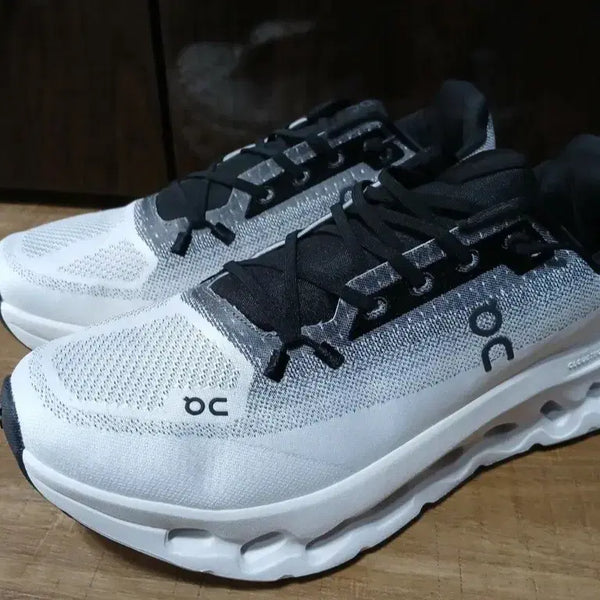 [BUNJANG] On Running Cloudtilt White/Black Running Shoes / 온러닝 클라우드틸트 화이트/블랙 265