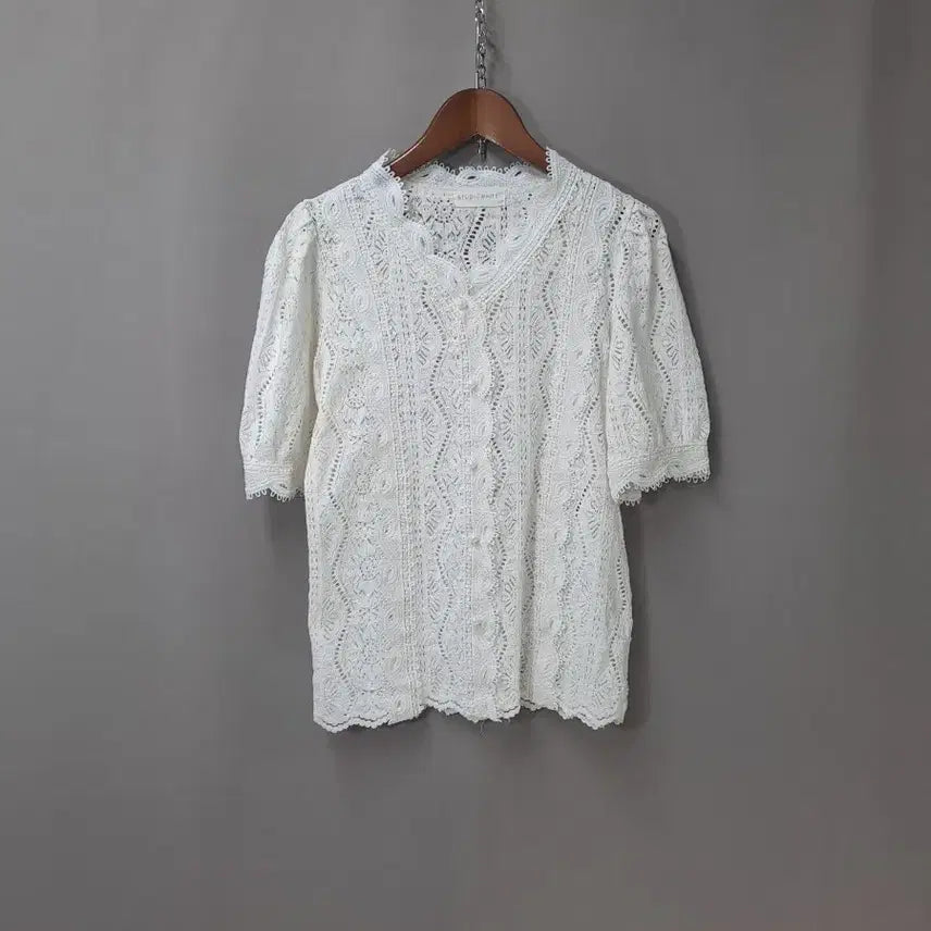 [BUNJANG] Studio White Lace Short Sleeve Blouse / 스튜디오화이트 레이스 반팔 블라우스