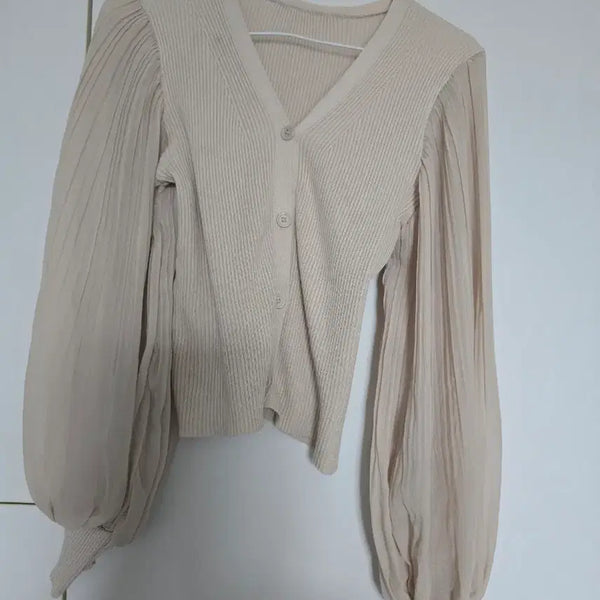 [BUNJANG] Beige Puff Sleeve Blouse with Ribbon Detail / 여성 블라우스 베이지색 퍼프 소매