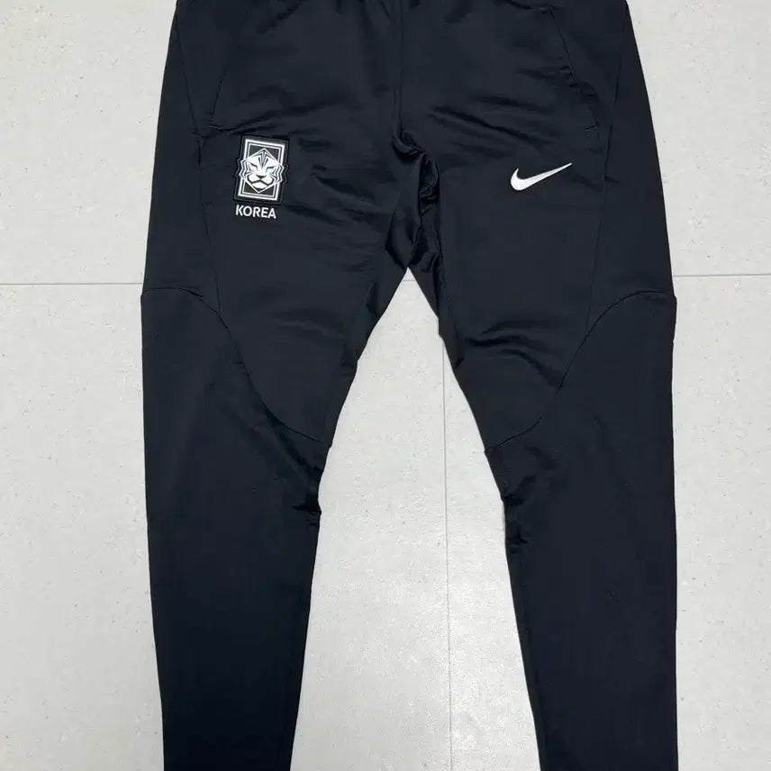 [BUNJANG] Nike 2022-2024 National Team Strike Pants (L) / 22-24 국대 스트라이크 팬츠 L