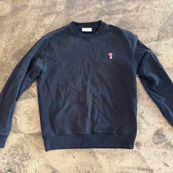 [BUNJANG] AMI Paris Small Heart Embroidery Sweatshirt Black / 아미 스몰하트자수 맨투맨