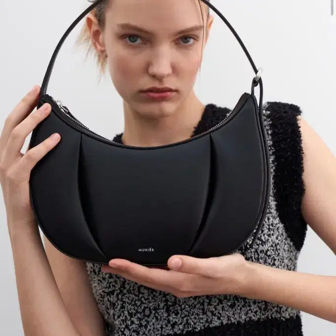 [BUNJANG] Munie Hobo Shoulder Bag Black / 뮤니에 호보백 숄더백 가방 블랙