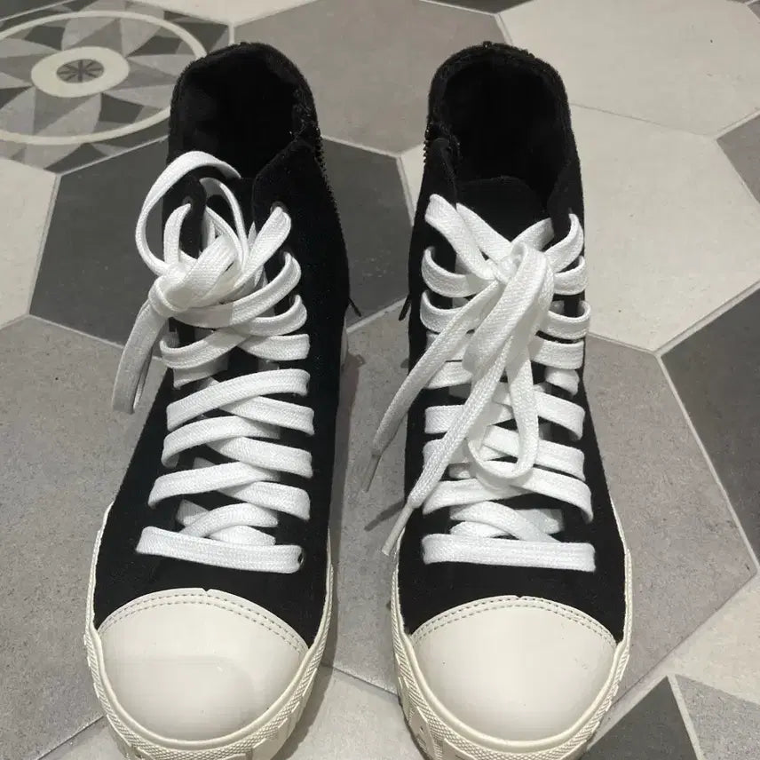 [BUNJANG] De L'harmonie Converse High Black Sneakers / 드하모니 컨버스 하이 블랙 스니커즈