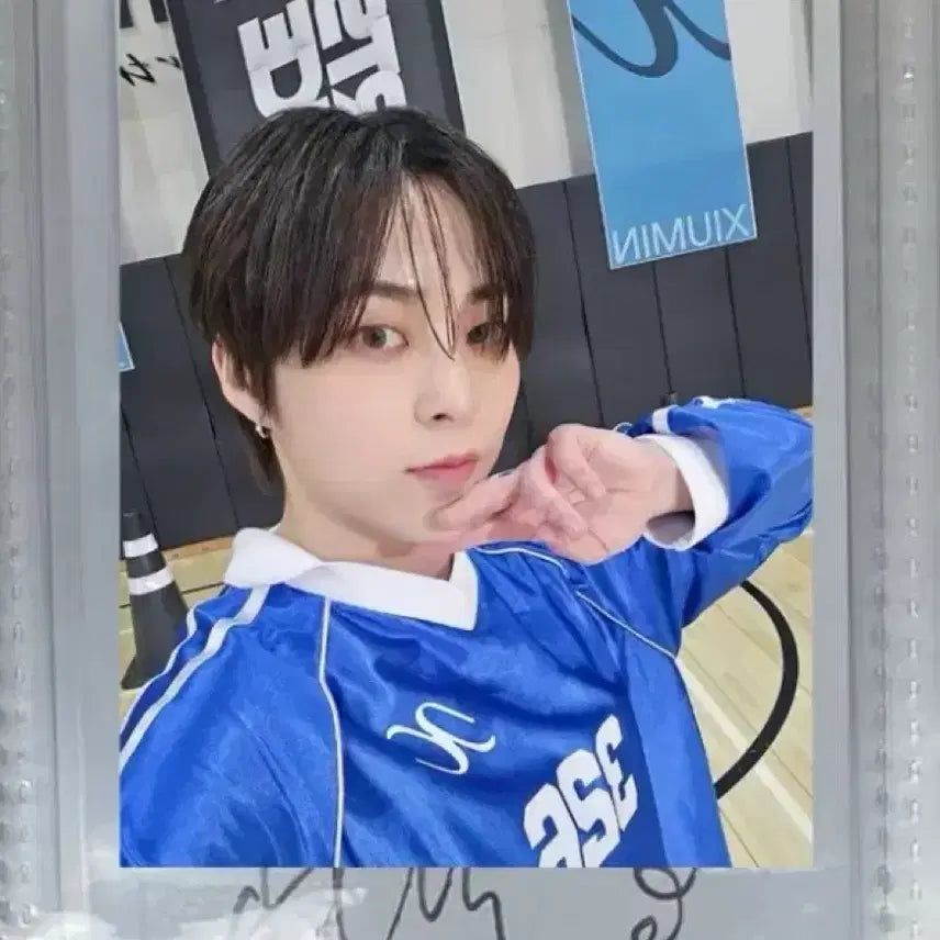 [BUNJANG] EXO Xiumin Autographed Polaroid Photocard / 엑소 시우민 싸인 폴라 사인 폴라로이드 싸폴 포카 포토카드 exo xiumin