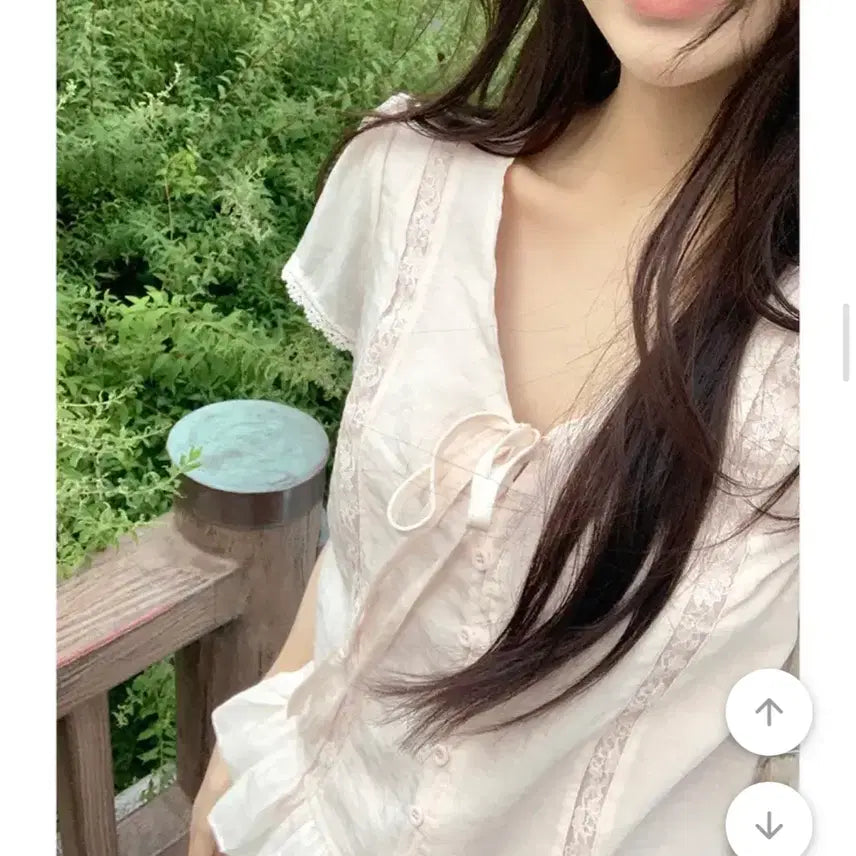 [BUNJANG] FABBIE Chouchou Lace Frill Ribbon Blouse - Pink / 퍼빗 슈슈 레이스 프릴 리본 블라우스 핑크 새거