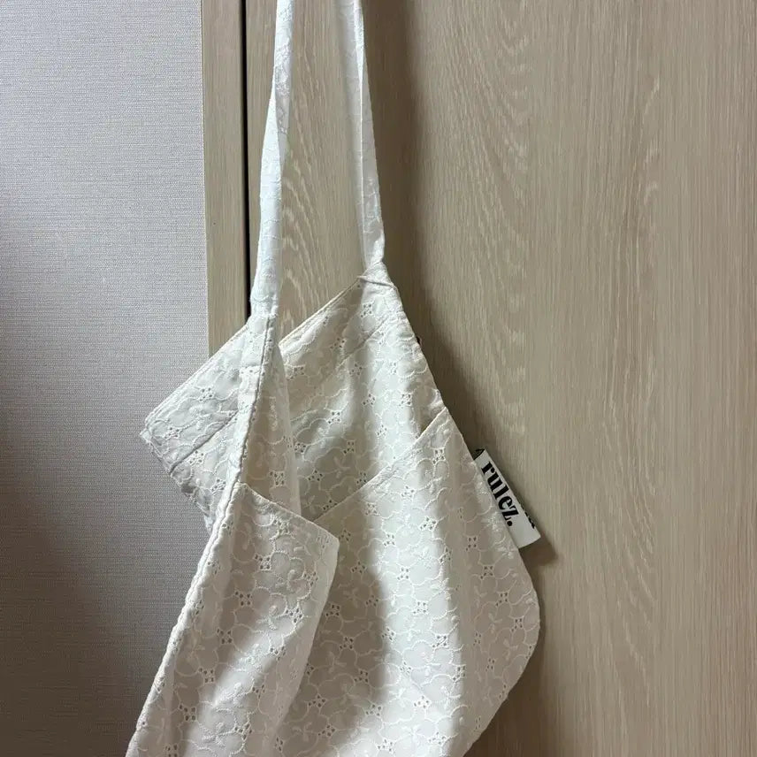 [BUNJANG] Masmarrules White Lace Shoulder Bag / [새상품]마스마룰즈 화이트 레이스 숄더백