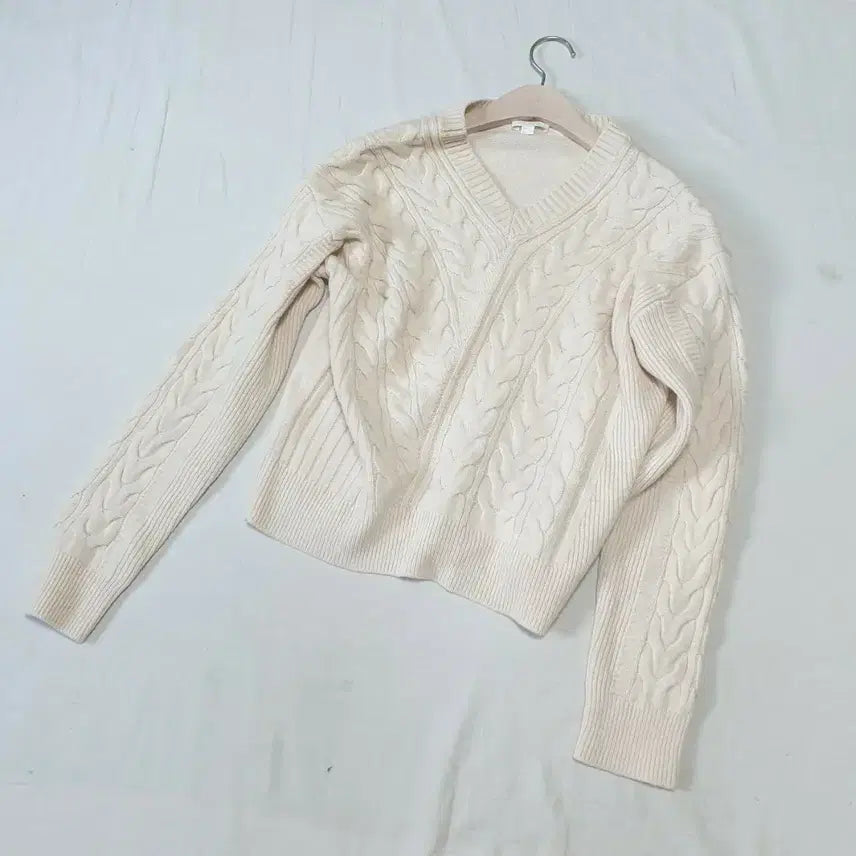 [BUNJANG] COS Cable V-Neck Knit / 코스 케이블 브이넥 니트