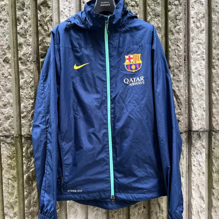 [BUNJANG] FC Barcelona 14-15 Season Squad Storm-FIT Windbreaker / FC 바르셀로나(FC Barcelona) 14-15 시즌 스쿼드 스톰핏 바람막이 [블록코어 고프코어 축구 유니폼]