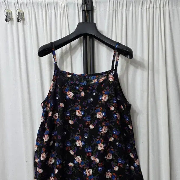 [BUNJANG] Black Flower Pattern Camisole / 블랙 플라워 패턴  끈나시