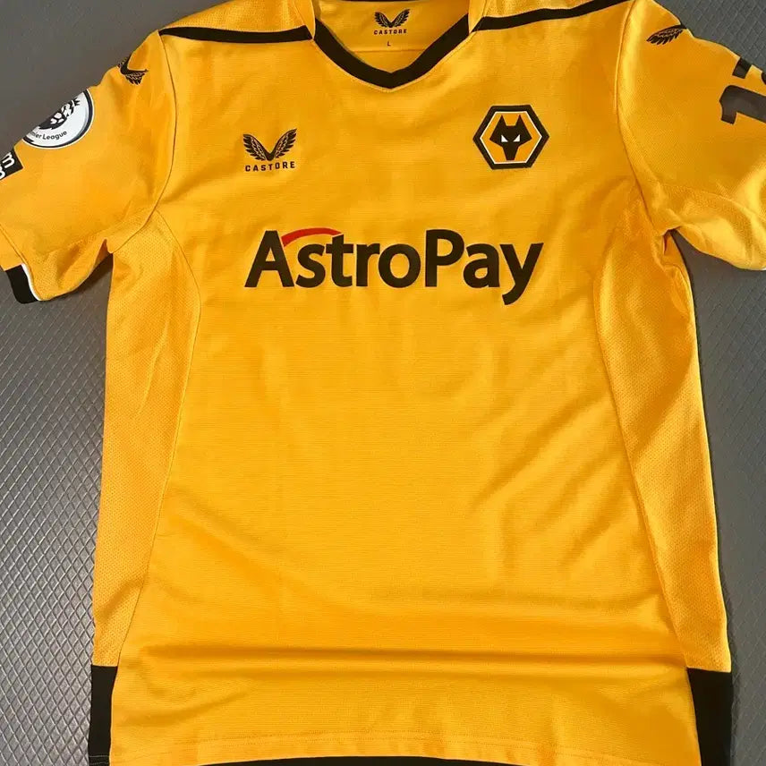 [BUNJANG] Wolverhampton Hwang Hee-chan #11 Castore 22-23 Authentic Jersey L / 울버햄튼 황희찬 11번 캐스토어 유니폼 L