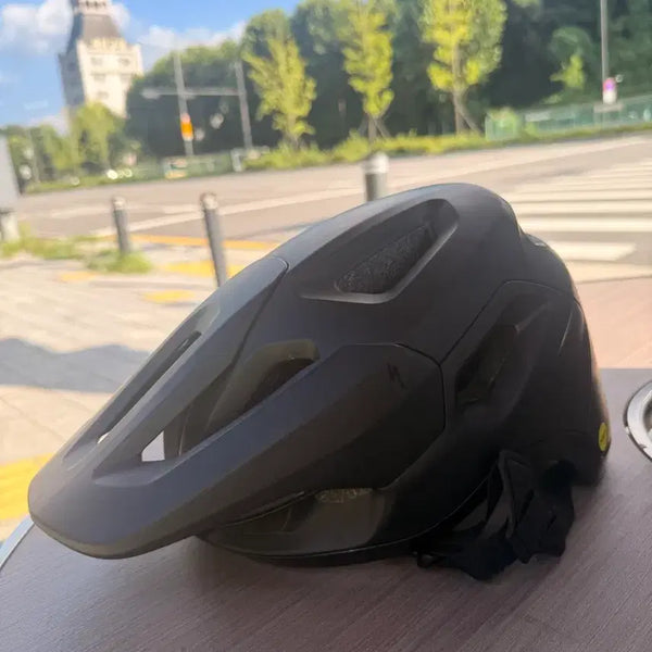 [BUNJANG] Specialized Helmet M (Mint Condition) / 스페셜라이즈드헬멧판매