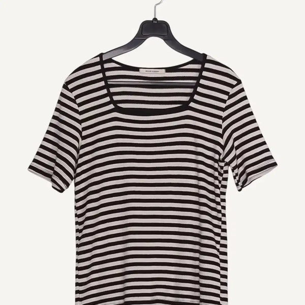 [BUNJANG] BEMUSE MANSION Stripe Short Sleeve Knit Top / 비뮤즈 맨션 BEMUSE MANSION 스트라이프 반팔 니트 F_A612