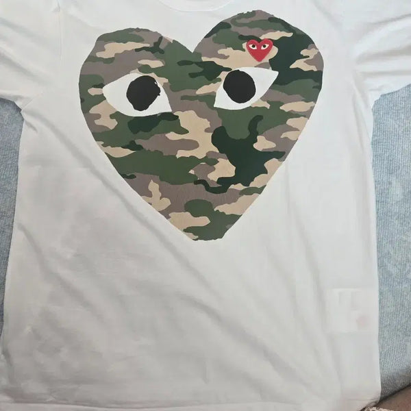 [BUNJANG] Comme des Garçons PLAY Camo Heart T-Shirt White / 꼼데가르송 플레이 카모하트 반팔티 화이트