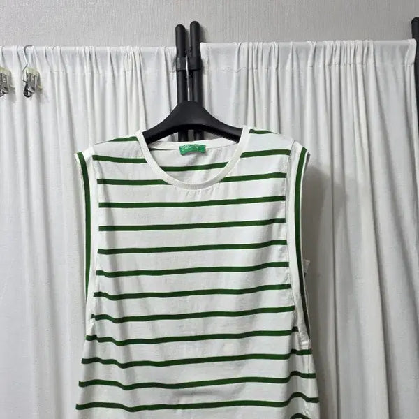 [BUNJANG] Benetton Sleeveless Striped T-Shirt - Green, Size M / 베네통 민소매 티셔츠