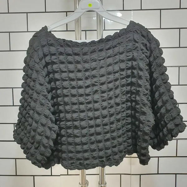 [BUNJANG] Embossed Cropped Blouse / 형-10 엠보싱 크롭 블라우스