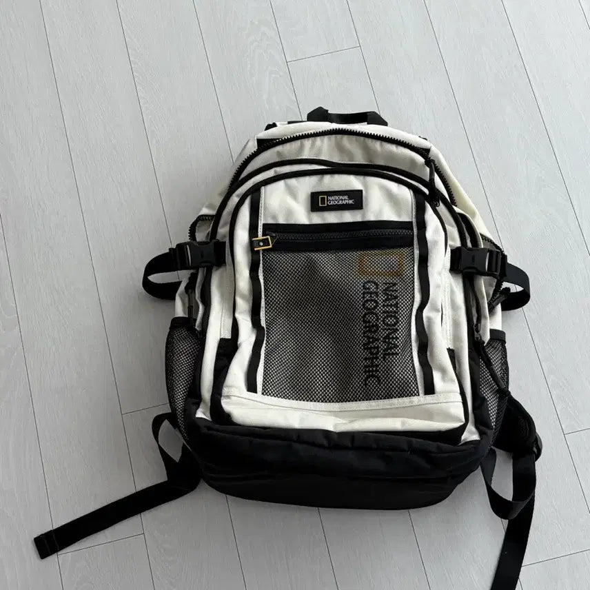 [BUNJANG] National Geographic Ivory Backpack / 내셔널지오그래픽 아이보리 백팩