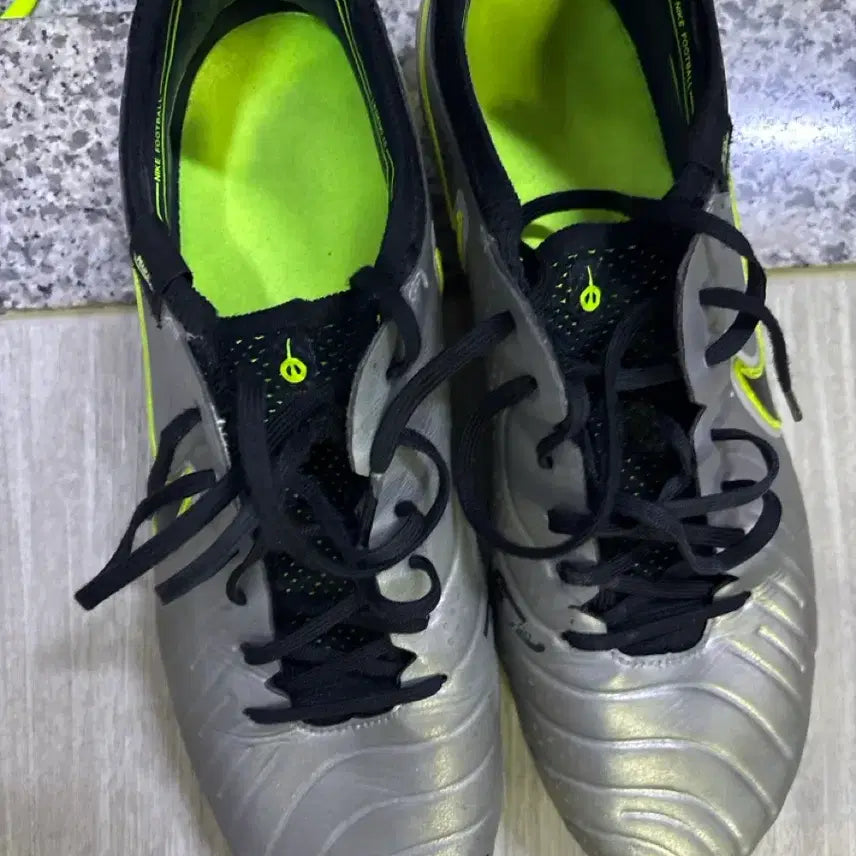 [BUNJANG] Nike Tiempo Elite Football Boots 285 / 나이키 티엠포 285