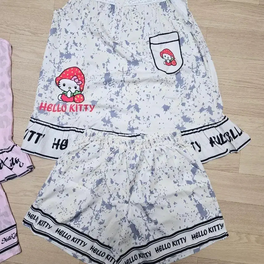 [BUNJANG] Hello Kitty Sleeveless Pajama Set / 헬로키티 잠옷 세트