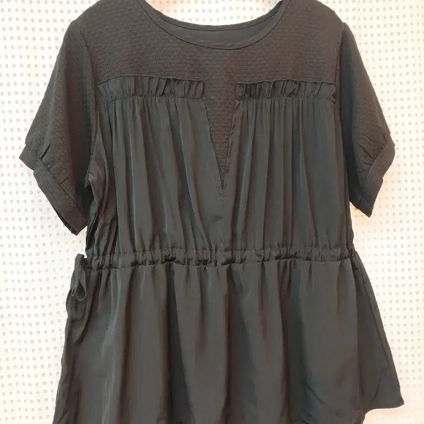 [BUNJANG] Black Frill Shirring Short Sleeve Blouse (Free Size) / 블랙 프릴 셔링 반팔 블라우스 free