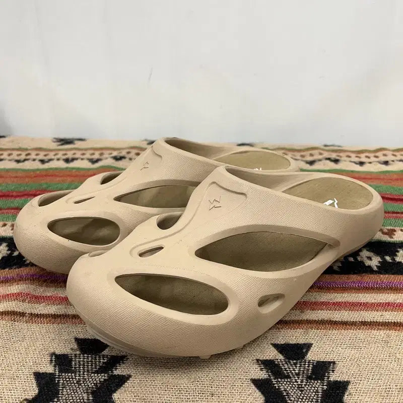 [BUNJANG] Nepa Outdoor Slippers 270 / 네파 등산 슬리퍼 270 X02713