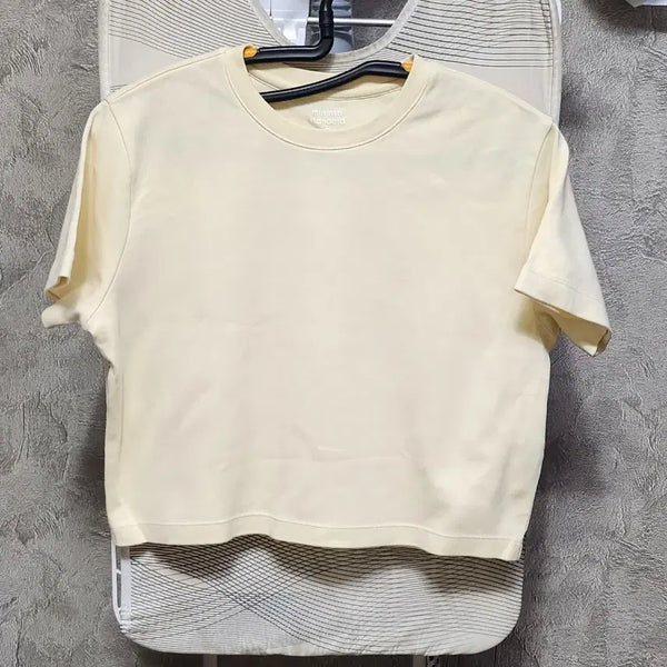 [BUNJANG] Musinsa Standard Short Sleeve T-Shirt Ivory / 무신사 스탠다드 반팔 티셔츠 아이보리