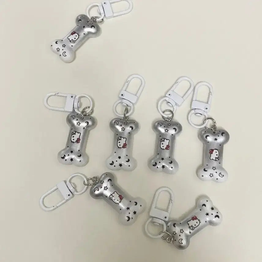 [BUNJANG] Hello Kitty Bone Charm Keyring Silver / 헬로키티 뼈다귀 키링 실버