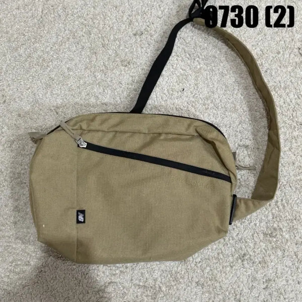 [BUNJANG] New Balance Crossbody Bag Beige / 뉴발란스 크로스백 베이지
