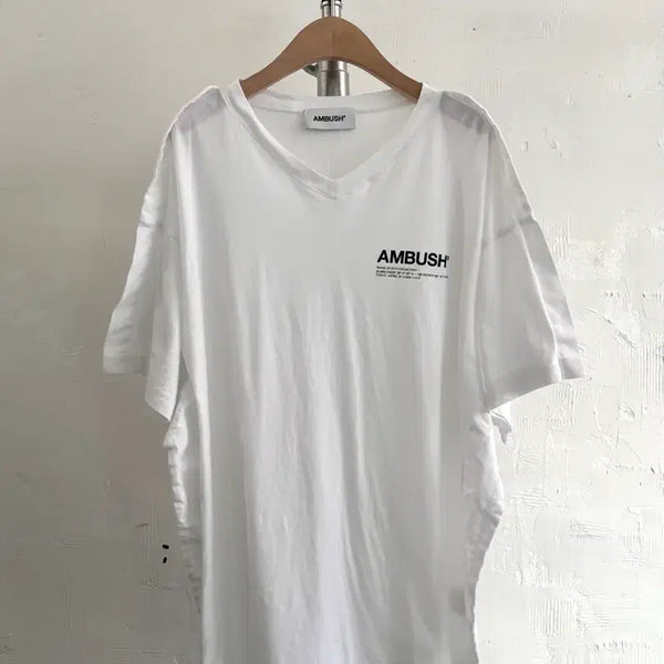 [BUNJANG] AMBUSH White Frill Logo V-Neck T-Shirt / AMBUSH 화이트 프릴 로고 브이넥 티셔츠