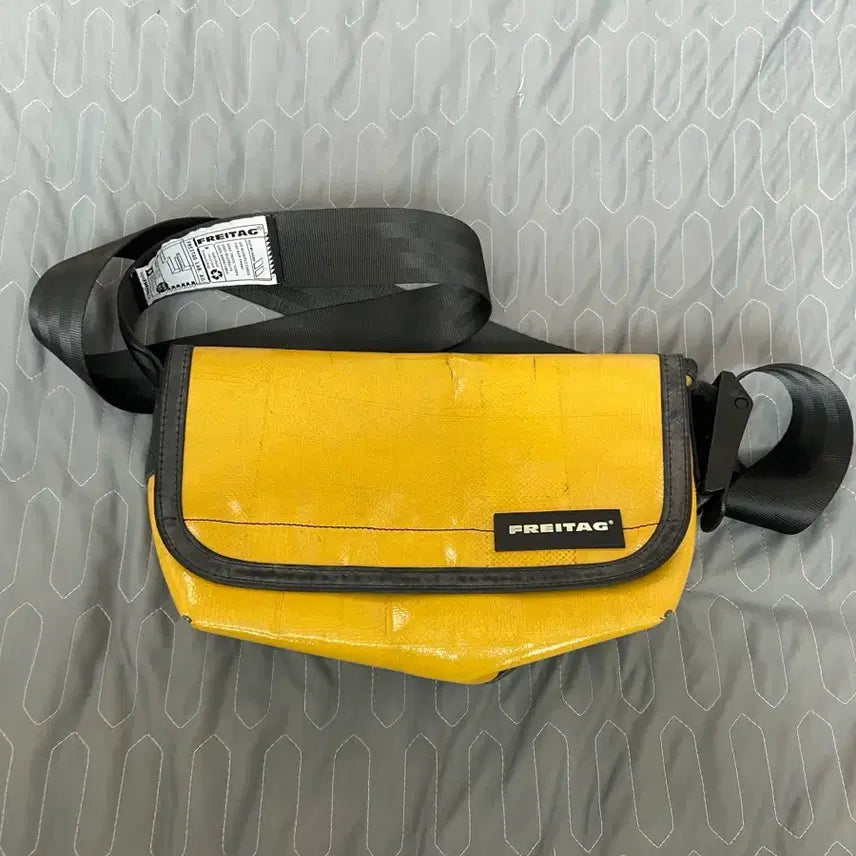 [BUNJANG] Freitag Hawaii Five-O Yellow Messenger Bag / 프라이탁 hawaii five-O 하와이파이브오 옐로우