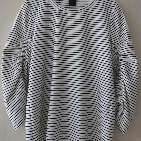 [BUNJANG] Donacaran New York Stripe Shirring T-Shirt / 도나카란 뉴욕 스트라이프 셔링 티셔츠