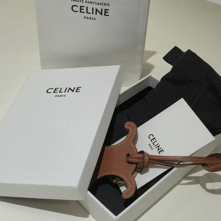 [BUNJANG] Celine Logo Keyring Charm / 셀린느 로고 키링 참