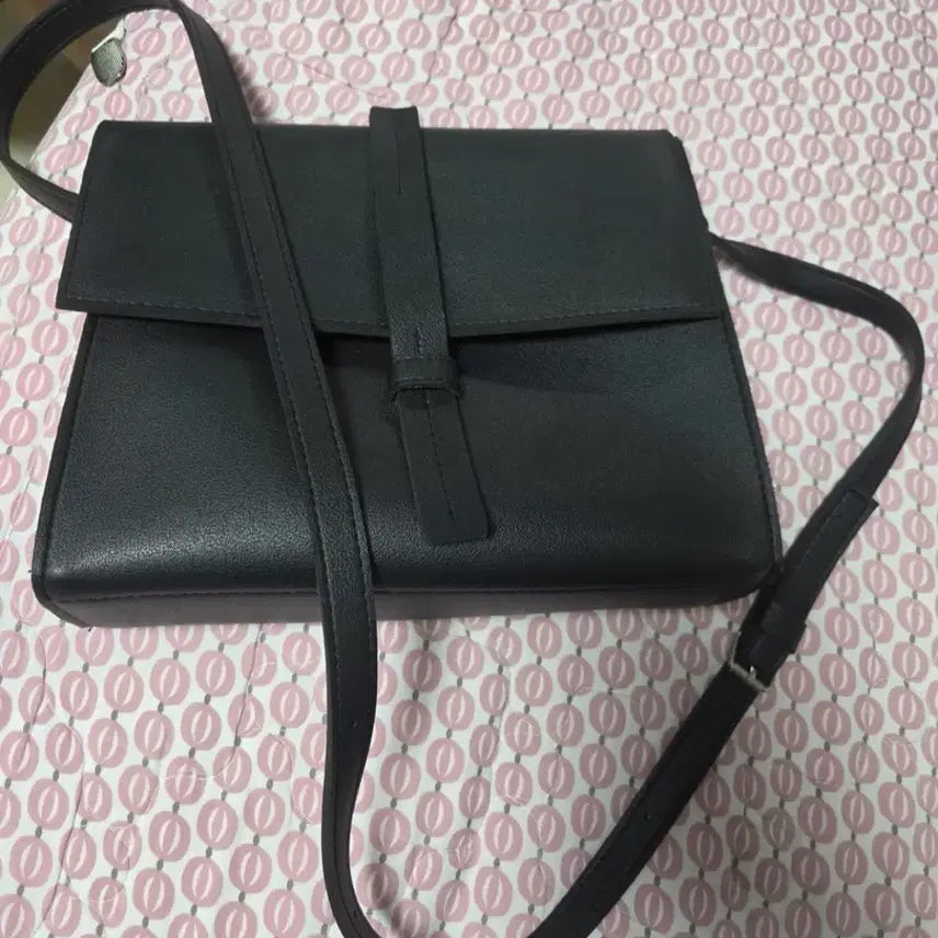 [BUNJANG] Black Crossbody Bag / 검정색 크로스백