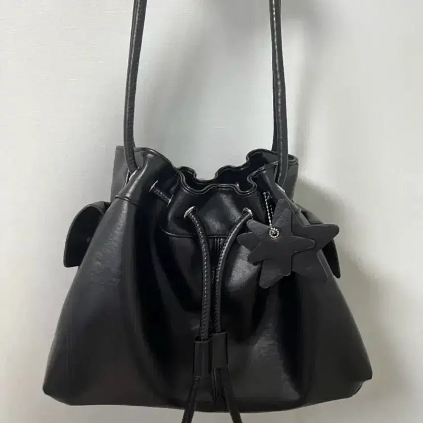 [BUNJANG] Black Star Shoulder Bag / 블랙 별 숄더백